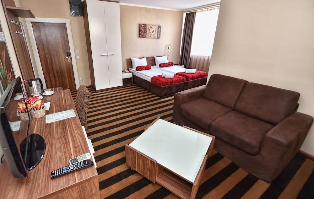 Balkan Hotel Garni Belgrade Extérieur photo